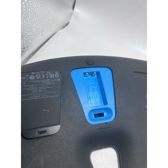 Microsoft Sculpt Ergonomic Wireless Desktop Keyboard, Keypad, Riser, No Dongle - Picture 5 of 6